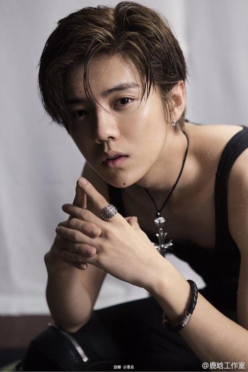 于梓贝男朋友照片,颜值与才华并存，魅力无限