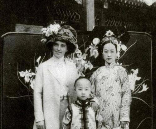 瑜妃照片,照片中的古典韵味与时尚魅力